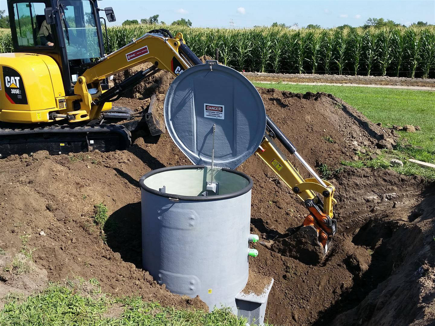 Woodriver, NE - Fiberglass metering manhole and Teledyne ISCO Signature Ultrasonic