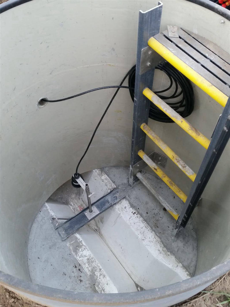 Thurman, IA - Metering Manhole, Teledyne ISCO Signature Ultrasonic Flow Meter, Solar Panel, Stainless Steel Enclosure