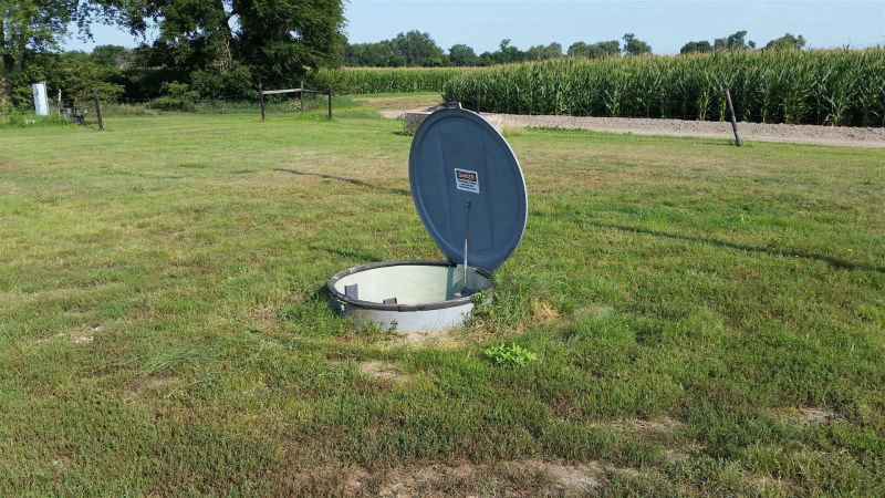 Woodriver, NE - Fiberglass metering manhole and Teledyne ISCO Signature Ultrasonic