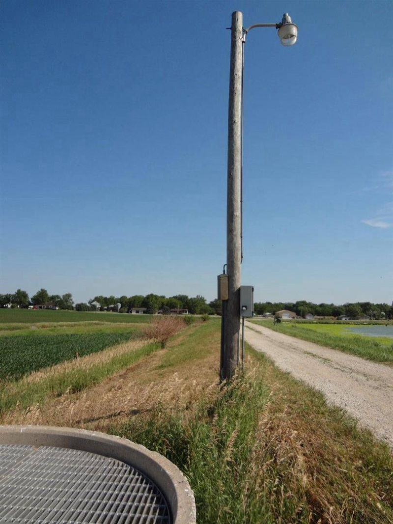 Farnhamville, IA - Teledyne ISCO Sighanture Ultrasonic Flow Meter and Steel Enclosure