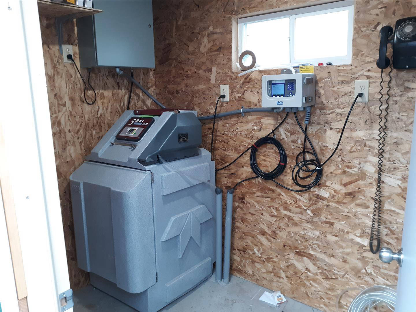 Gibbon, NE - Fiberglass metering manhole, Teledyne ISCO Signature Ultrasonic, Teledyne ISCO 5800 Refrigerated Sampler