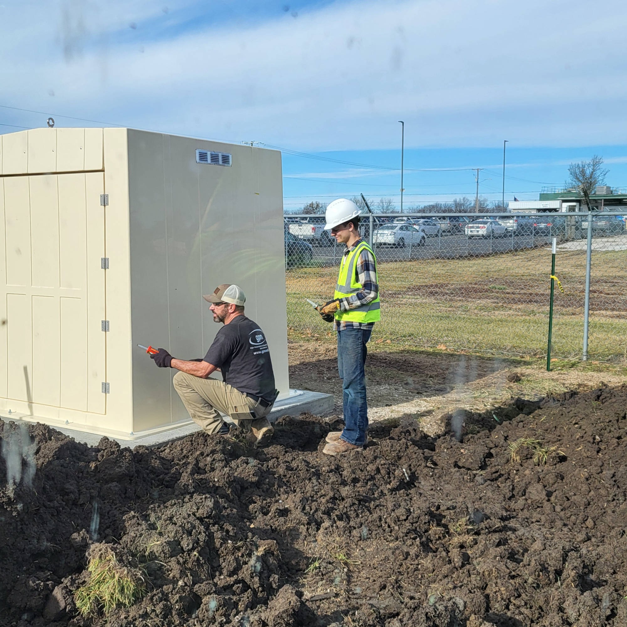 Concordia, MO - Fiberglass metering manhole, Fiberglass Enclosure, Teledyne ISCO Signature Ultrasonic Flowmeter, 5800 Sampler