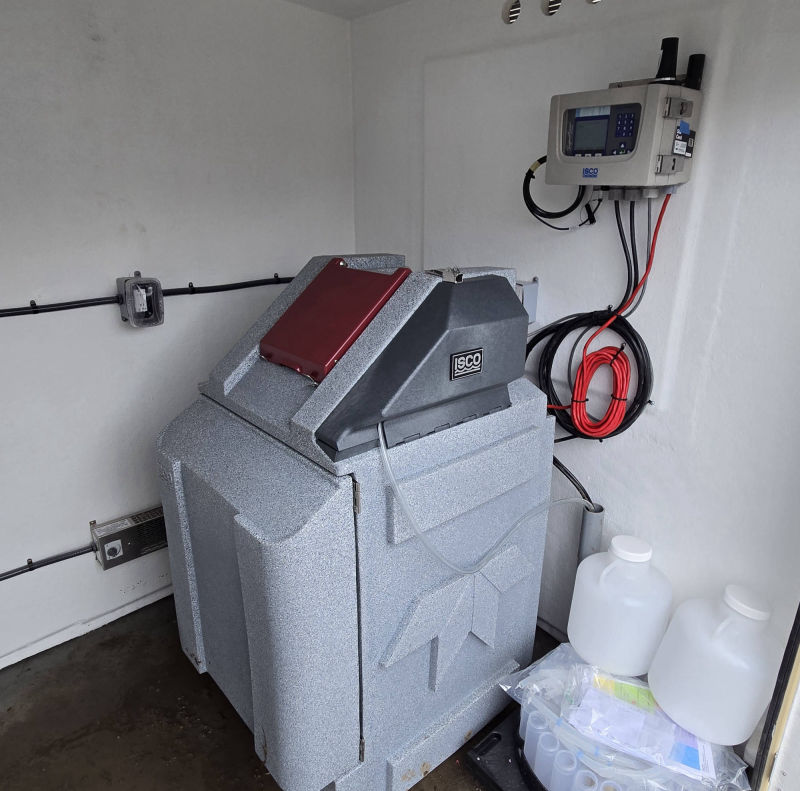 Concordia, MO - Fiberglass metering manhole, Fiberglass Enclosure, Teledyne ISCO Signature Ultrasonic Flowmeter, 5800 Sampler
